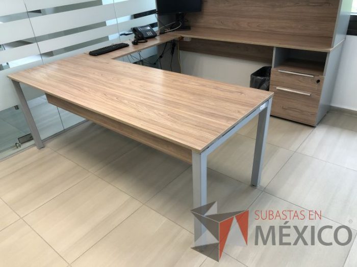 Lote 005 - Escritorio en herradura con librero sobrepuesto - Imagen 5