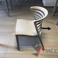 Lote 011 - Silla fija, asiento y respaldo en plástico color gris - Imagen 2