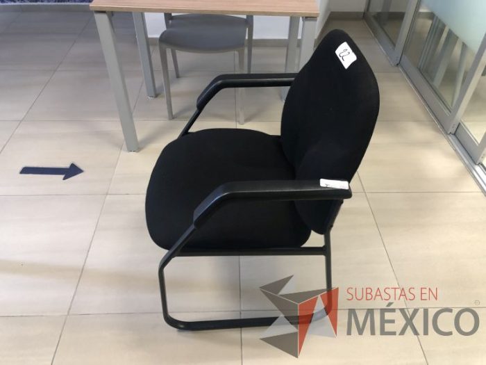 Lote 027 - Silla tipo trineo, asiento y respaldo - Imagen 5