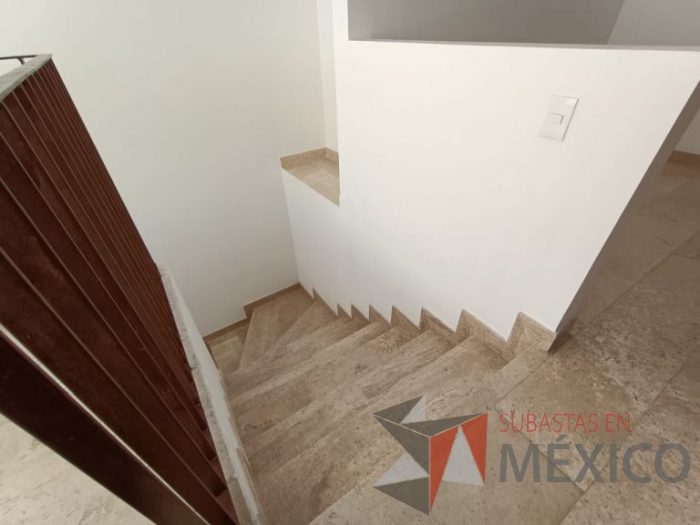 Lote 002 - Departamento de 102 m2 interiores en 2 niveles y 33.1 m2 en 2 Terrazas - Imagen 6