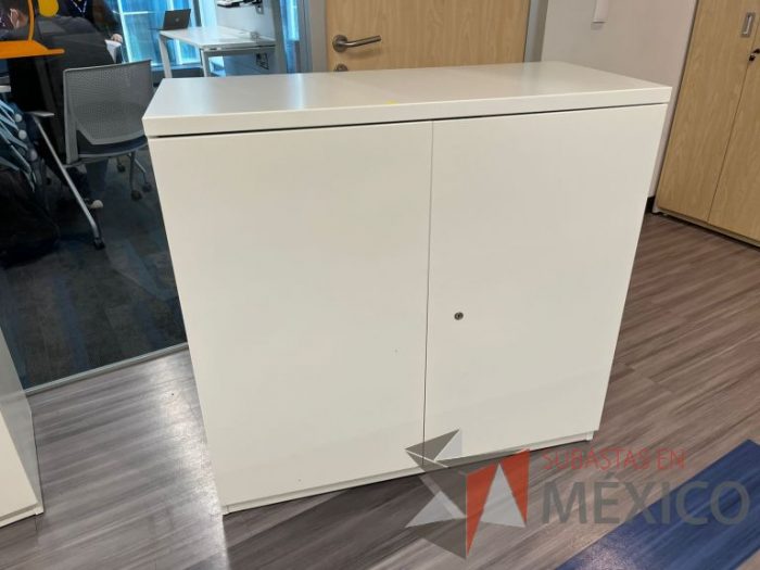 Lote 008 - Gabinete horizontal de 2 puertas y 2 entrepaños color blanco