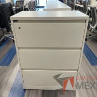 Lote 015 - Archivero horizontal de 3 cajones color blanco - Imagen 2
