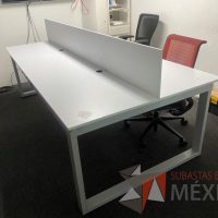 Lote 025 - Estación de trabajo para 4 personas