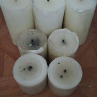 Lote 077 - Lote de 9 Velas de cera (5 de 20 cms de alto, 4 de 12 cms, 1 kg de cera líquida c pabilos)