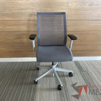 Lote 060 - Silla operativa con ruedas
