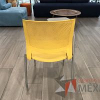 Lote 039 - Silla fija color amarillo con paleta - Imagen 7