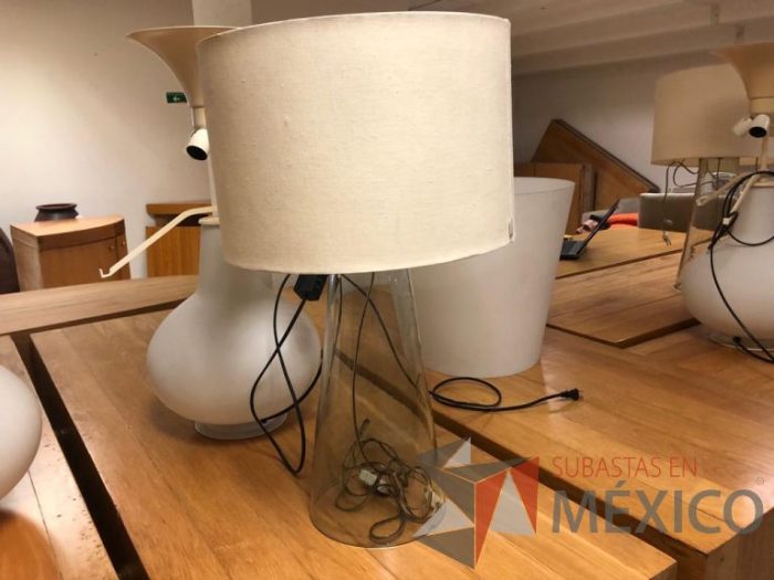 Lote 051 - 3 Jarrones, 3 Lamparas decorativas con base circular, etc... - Imagen 19