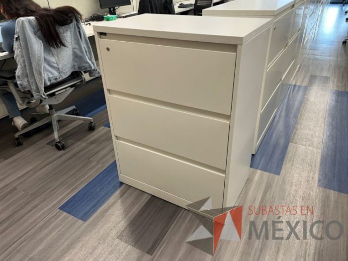 Lote 015 - Archivero horizontal de 3 cajones color blanco - Imagen 3