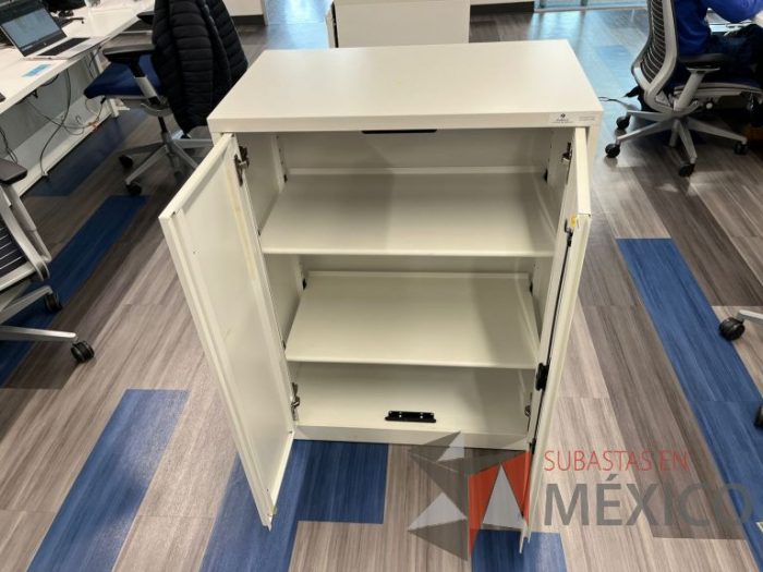 Lote 030 - Gabinete vertical de 2 puertas y 2 entrepaños color blanco - Imagen 6