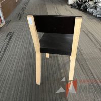 Lote 496 - Silla fija, asiento y respaldo color negro - Imagen 4