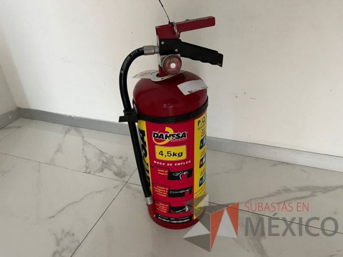 Lote 184 - 5 Extintores de P.Q.S., clase A, B y C de 4.5 kg. con porta extintor - Imagen 5