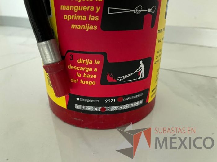 Lote 184 - 5 Extintores de P.Q.S., clase A, B y C de 4.5 kg. con porta extintor - Imagen 7