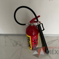 Lote 185 - 11 Extintores de Dióxido de Carbono, clase B y C de 4.5 kg. con porta extintor - Imagen 7