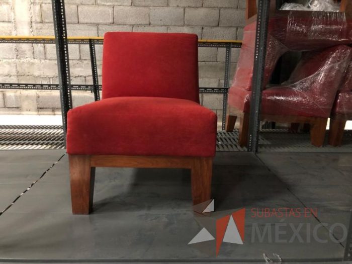 Lote 097 - Sillón de 1 plaza en tela color rojo