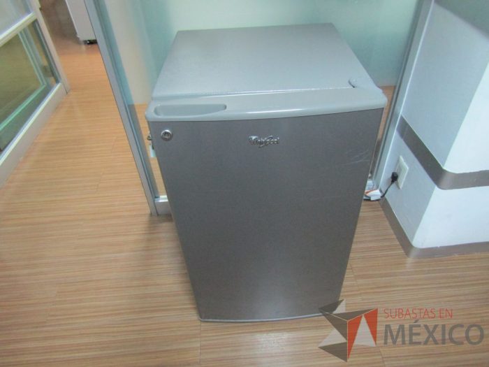 Lote 099 - Frigobar marca WHIRLPOOL - Imagen 2