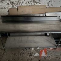 Lote 011 - Mesa de trabajo con 1 entrepaño de acero inoxidable