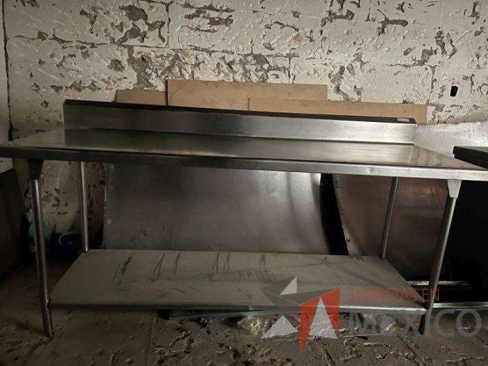 Lote 011 - Mesa de trabajo con 1 entrepaño de acero inoxidable - Imagen 7