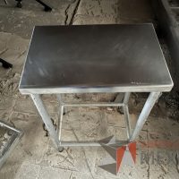 Lote 014 - Mesa de apoyo de acero inoxidable - Imagen 3