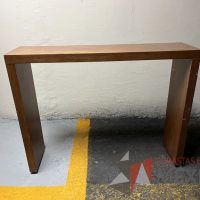 Lote 110 - Mesa de apoyo rectangular
