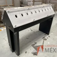 Lote 032 - Mesa para exhibición con cubierta de acrílico - Imagen 6
