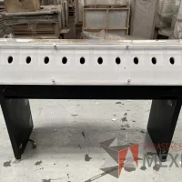 Lote 032 - Mesa para exhibición con cubierta de acrílico