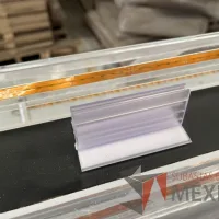 Lote 032 - Mesa para exhibición con cubierta de acrílico - Imagen 12