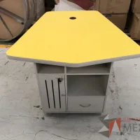 Lote 036 - 4 Mesas de trabajo con 1 cajón, 1 puerta y 1 entrepaño - Imagen 6