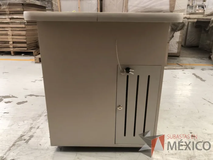 Lote 036 - 4 Mesas de trabajo con 1 cajón, 1 puerta y 1 entrepaño - Imagen 13