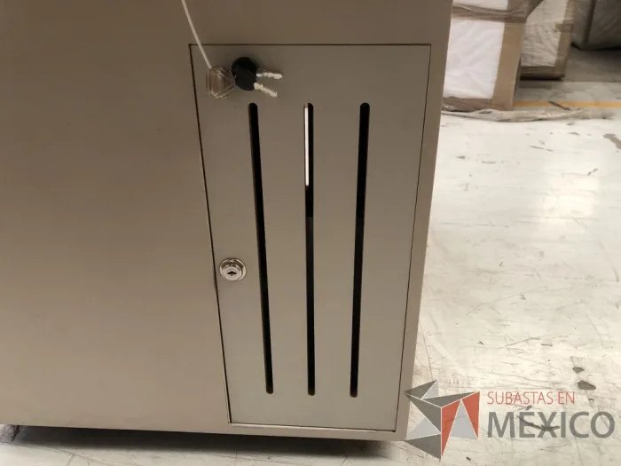 Lote 036 - 4 Mesas de trabajo con 1 cajón, 1 puerta y 1 entrepaño - Imagen 14