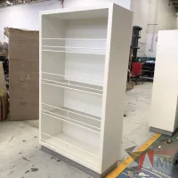 Lote 035 - 2 Gabinetes altos con tubos metálicos, Mueble con puerta corrediza, etc... - Imagen 35