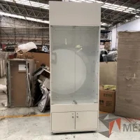 Lote 057 - 5 Gabinetes de 2 puertas de vidrio y 2 puertas inferiores color blanco