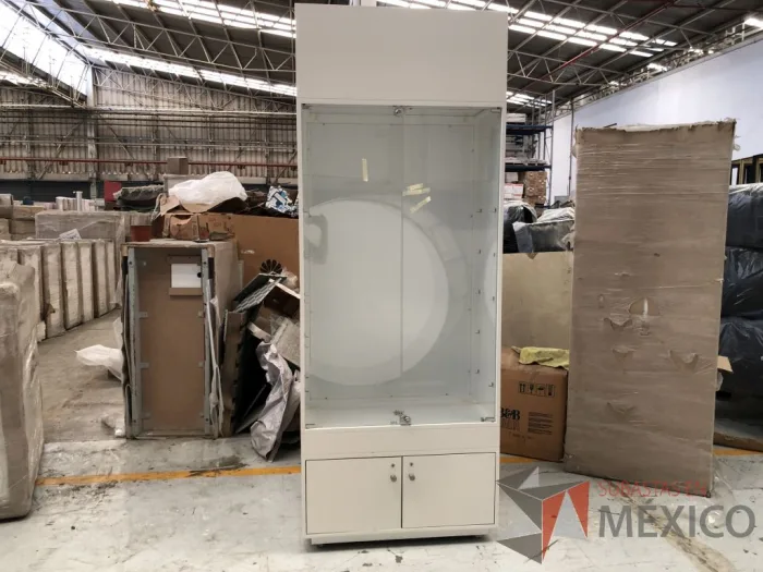 Lote 057 - 5 Gabinetes de 2 puertas de vidrio y 2 puertas inferiores color blanco