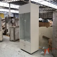 Lote 057 - 5 Gabinetes de 2 puertas de vidrio y 2 puertas inferiores color blanco - Imagen 3