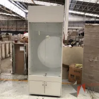 Lote 057 - 5 Gabinetes de 2 puertas de vidrio y 2 puertas inferiores color blanco - Imagen 9