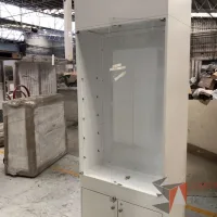 Lote 057 - 5 Gabinetes de 2 puertas de vidrio y 2 puertas inferiores color blanco - Imagen 7
