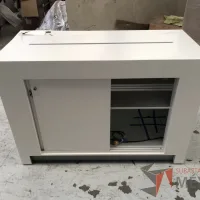Lote 035 - 2 Gabinetes altos con tubos metálicos, Mueble con puerta corrediza, etc... - Imagen 12