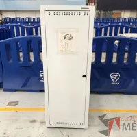 Lote 122 - Gabinete con 1 puerta y entrepaños