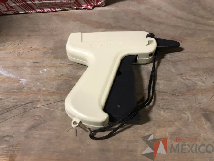 Lote 033 - 20 Pistolas para plastiflecha, OIDA