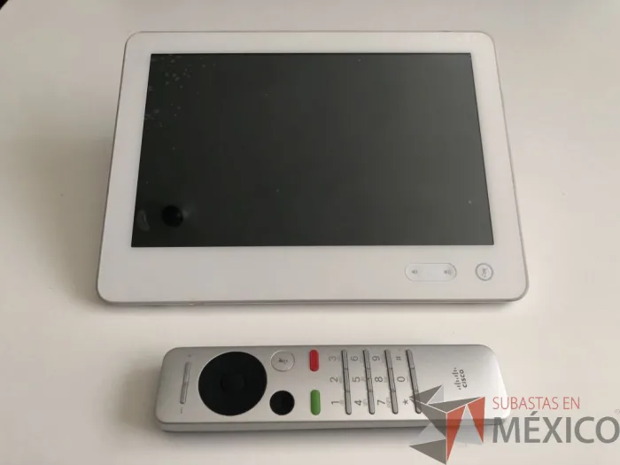 Lote 030 - CISCO TelePresence Touch 10, Modelo TTC5-09 y CISCO Table Microphone 20, Nuevo