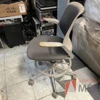 Lote 001 - Silla alta con descansa pies - Imagen 3