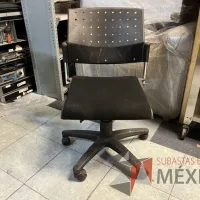 Lote 010 - 2 Sillas operativas con ruedas color negro - Imagen 5