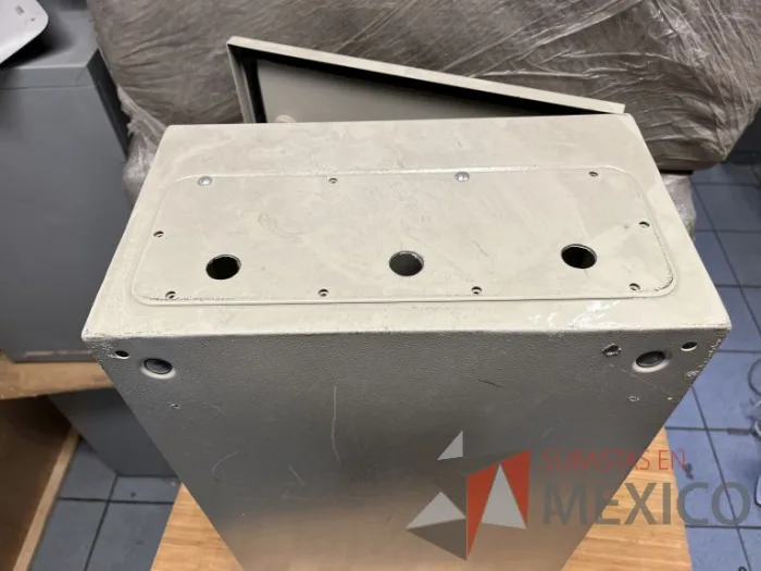 Lote 008 - Gabinete para control eléctrico - Imagen 6