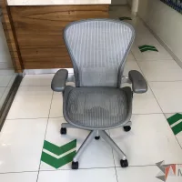 Lote 006 - Silla Aeron gris