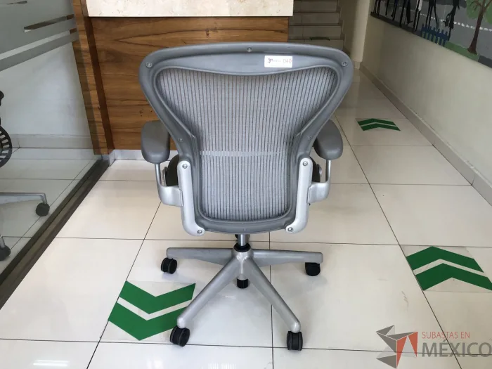 Lote 006 - Silla Aeron gris - Imagen 7