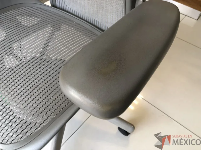 Lote 006 - Silla Aeron gris - Imagen 3