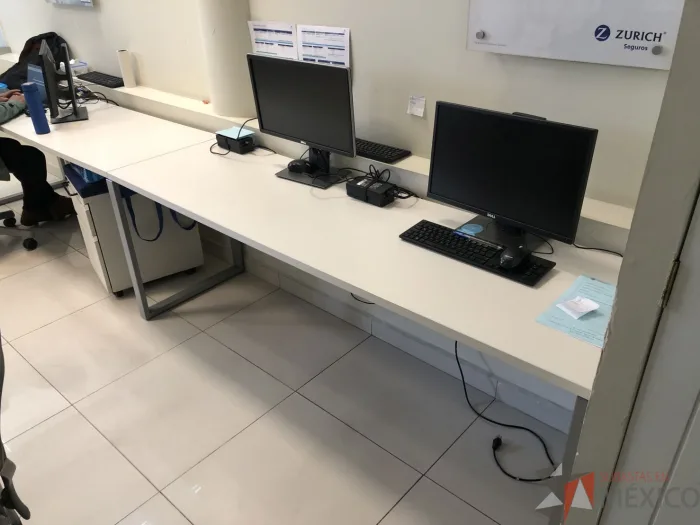 Lote 017 - Mesa de trabajo para 4 personas - Imagen 5