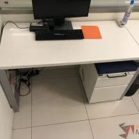 Lote 018 - Mesa de trabajo para 2 personas - Imagen 4