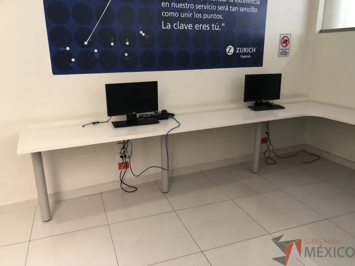 Lote 022 - 2 Cubiertas empotradas con 5 patas metálicas (Forman una mesa trabajo en escuadra) - Imagen 8
