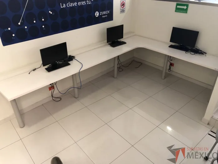 Lote 022 - 2 Cubiertas empotradas con 5 patas metálicas (Forman una mesa trabajo en escuadra)