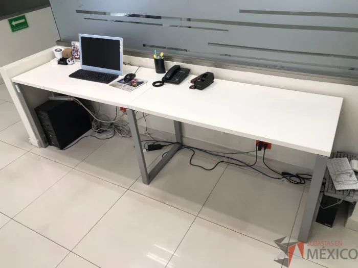 Lote 030 - Mesa de trabajo para 2 personas - Imagen 4